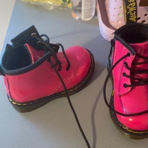 Pink patent leather toddler Doc Martens. Sz 5